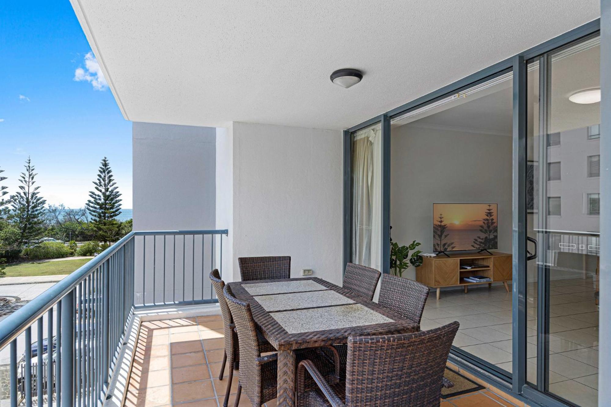 Beachside 2-Bed With Pools Gym Bbq And Parking Apartment Alexandra Headland Exterior photo